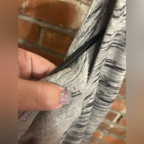 Athleta Gray V-Neck Sporty Tee Dress Size Small - Picture 7 of 7